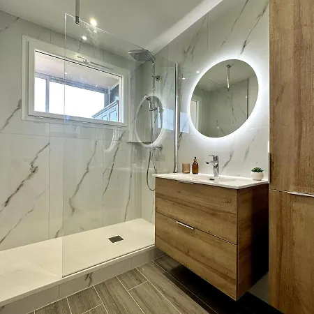 Magnifique 3 Pieces Avec Double Vue Apartmán *